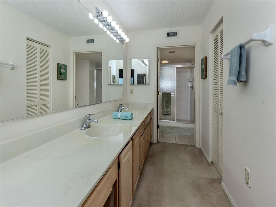 For Sale: $495,000 (3 beds, 2 baths, 1916 Square Feet)