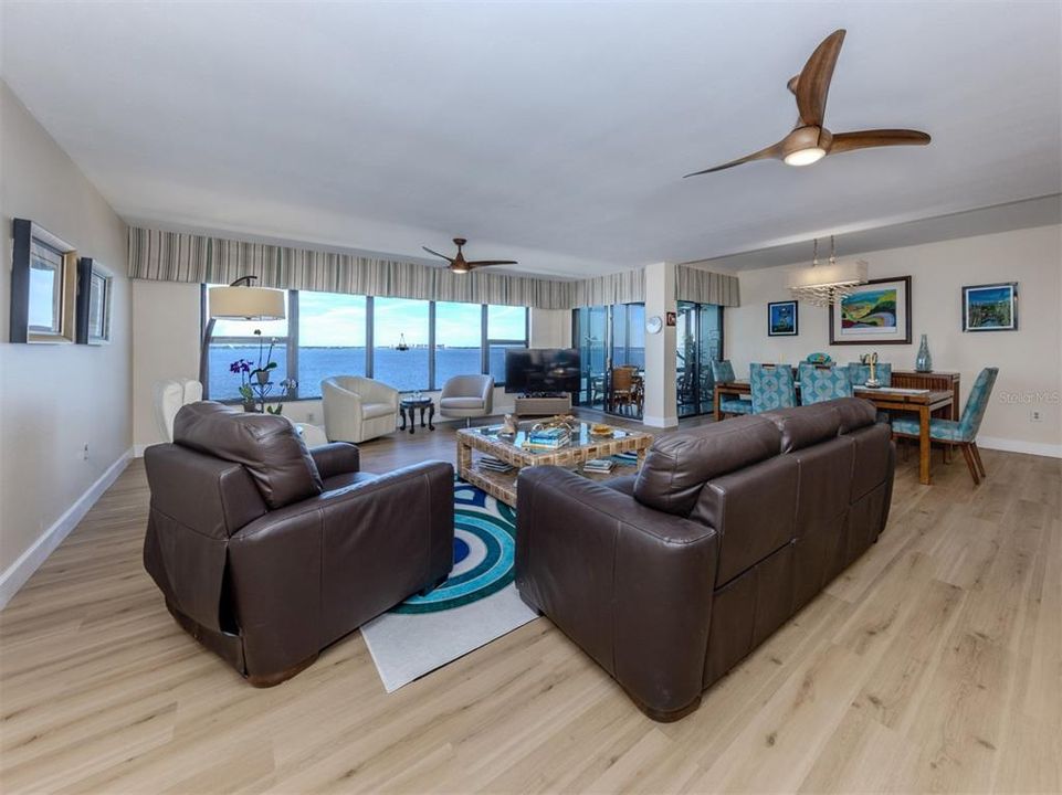 For Sale: $495,000 (3 beds, 2 baths, 1916 Square Feet)