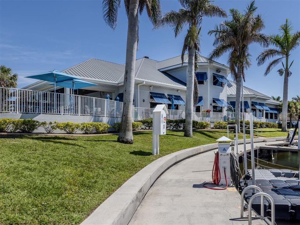 For Sale: $495,000 (3 beds, 2 baths, 1916 Square Feet)