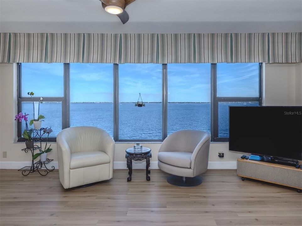 For Sale: $495,000 (3 beds, 2 baths, 1916 Square Feet)