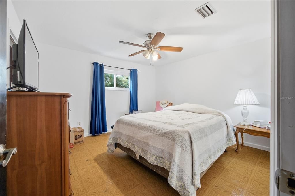 For Sale: $487,500 (4 beds, 3 baths, 2442 Square Feet)