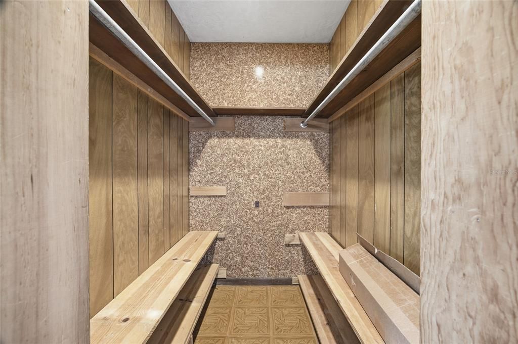 For Sale: $487,500 (4 beds, 3 baths, 2442 Square Feet)