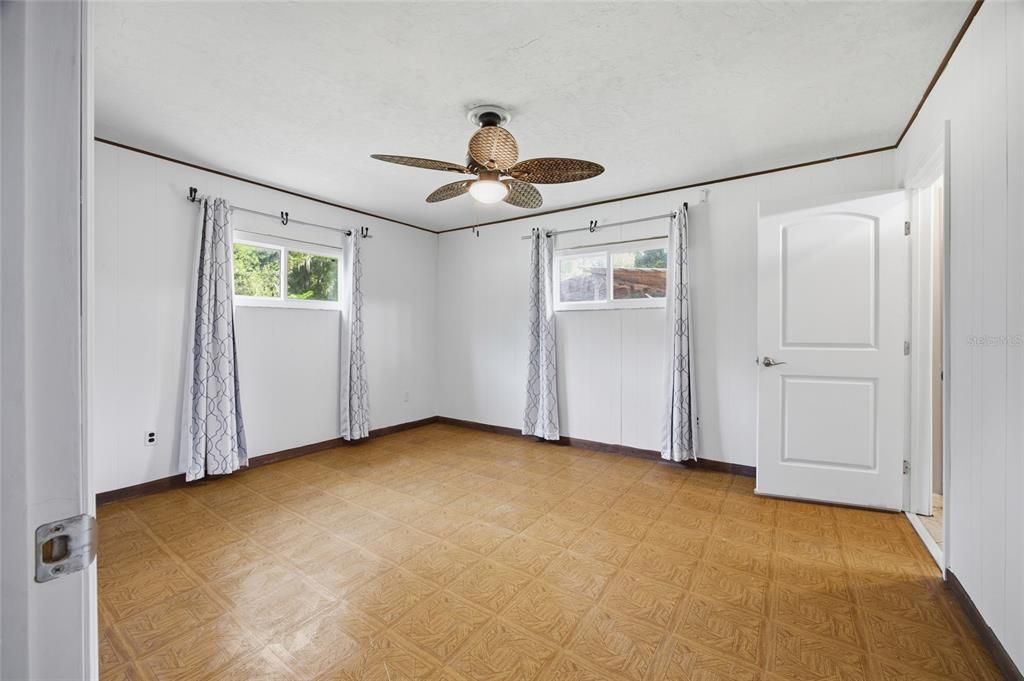 For Sale: $487,500 (4 beds, 3 baths, 2442 Square Feet)