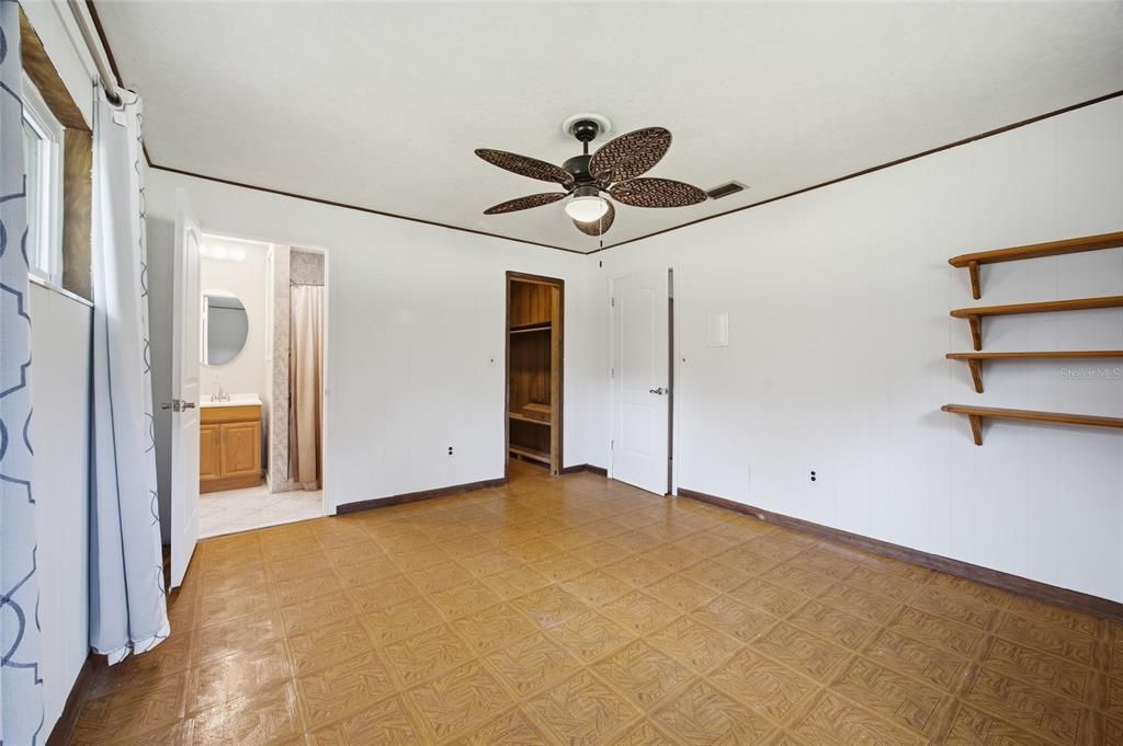 For Sale: $487,500 (4 beds, 3 baths, 2442 Square Feet)