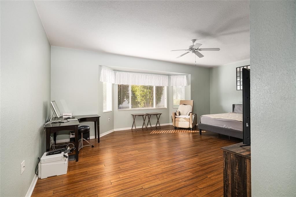 En Venta: $350,000 (2 camas, 2 baños, 2119 Pies cuadrados)