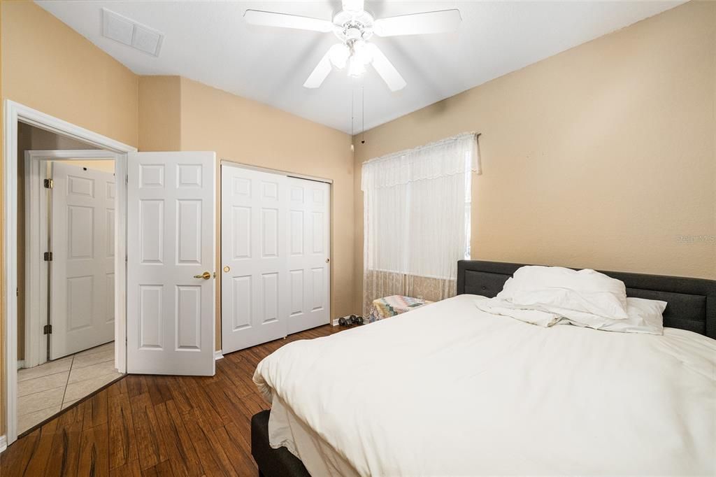 En Venta: $350,000 (2 camas, 2 baños, 2119 Pies cuadrados)