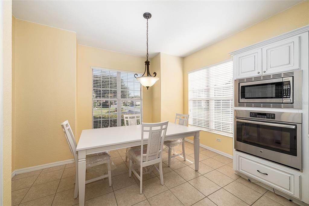 En Venta: $350,000 (2 camas, 2 baños, 2119 Pies cuadrados)