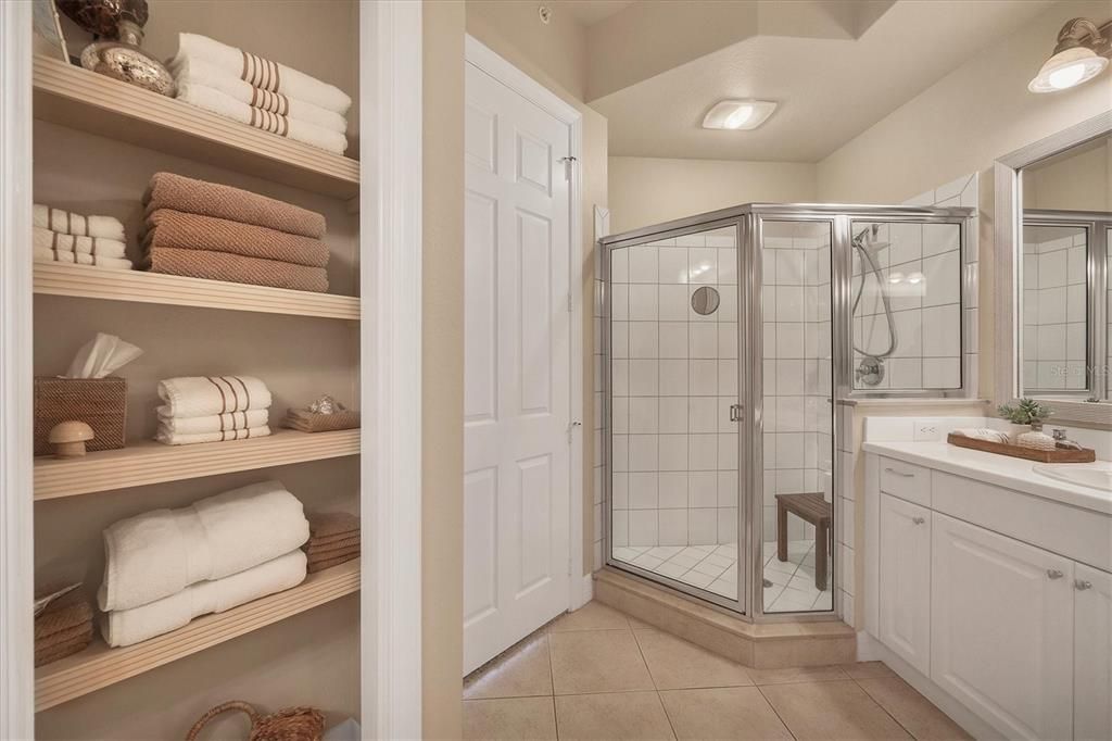 На продажу: $321,900 (2 спален, 2 ванн, 1485 Квадратных фут)