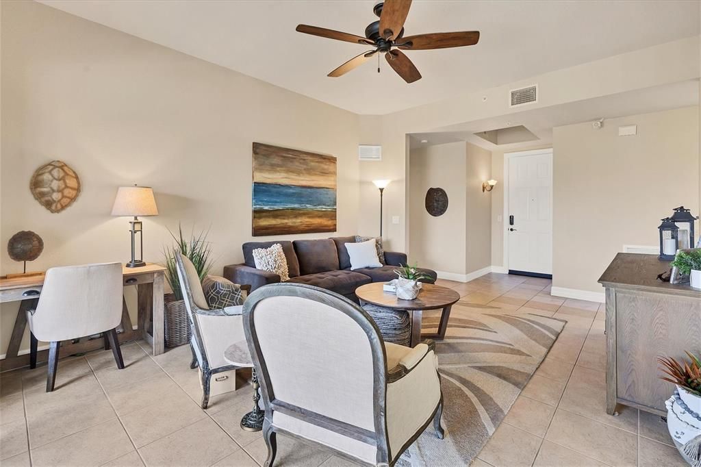 На продажу: $321,900 (2 спален, 2 ванн, 1485 Квадратных фут)