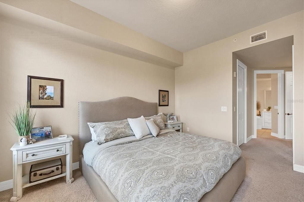 На продажу: $321,900 (2 спален, 2 ванн, 1485 Квадратных фут)