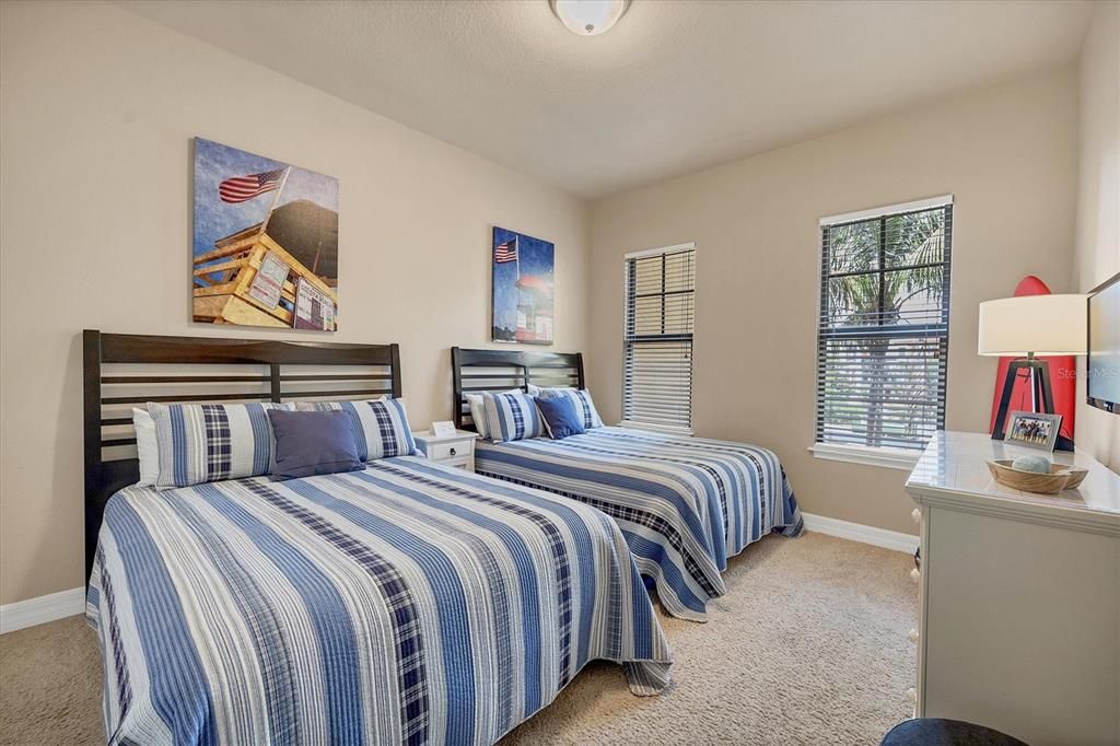 На продажу: $321,900 (2 спален, 2 ванн, 1485 Квадратных фут)