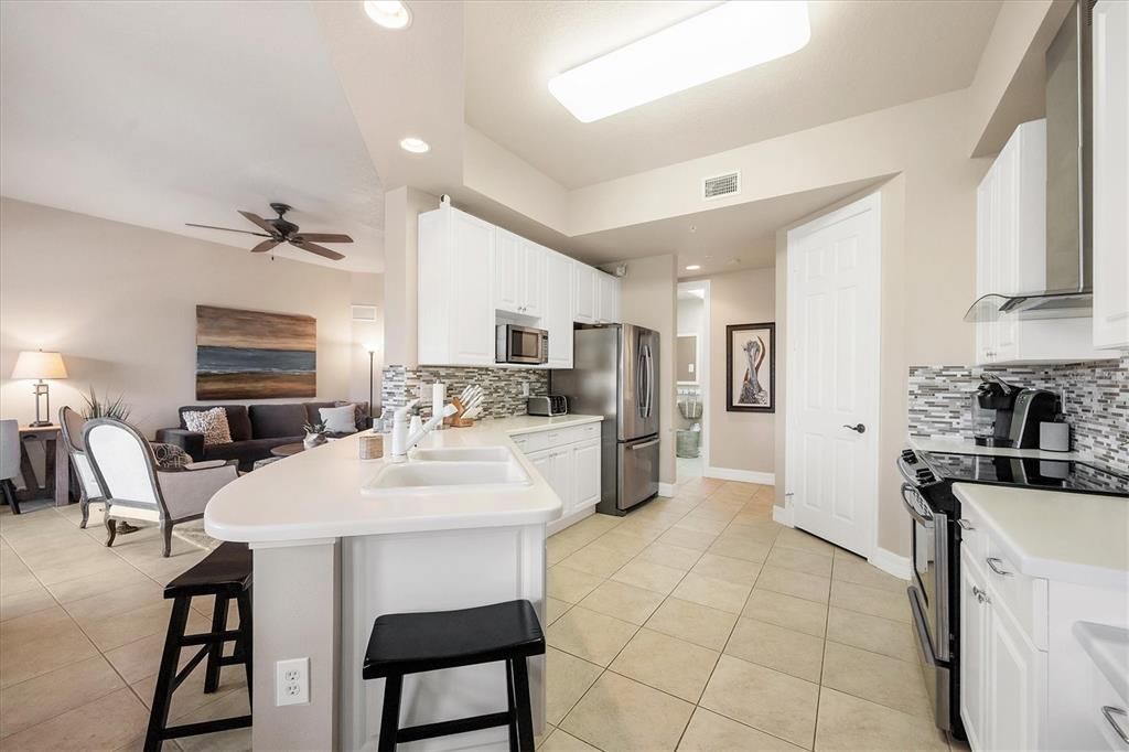 На продажу: $321,900 (2 спален, 2 ванн, 1485 Квадратных фут)