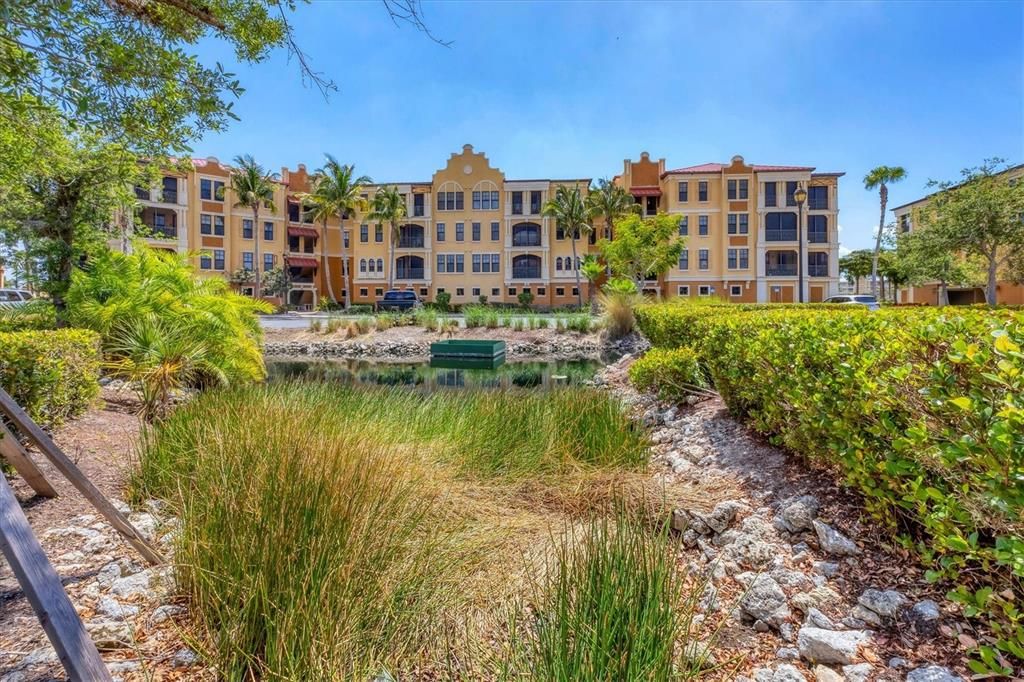 На продажу: $321,900 (2 спален, 2 ванн, 1485 Квадратных фут)