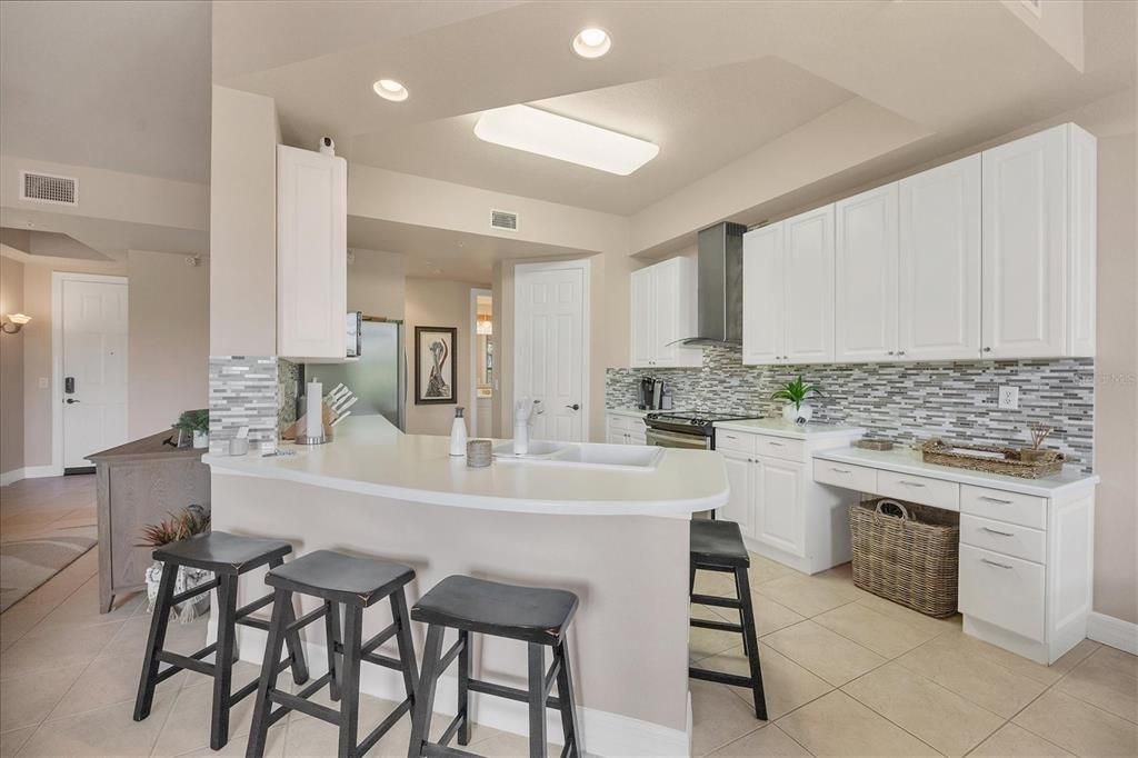 На продажу: $321,900 (2 спален, 2 ванн, 1485 Квадратных фут)