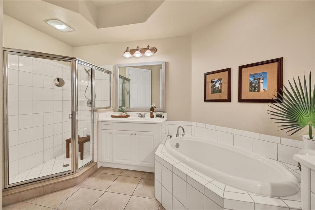 На продажу: $321,900 (2 спален, 2 ванн, 1485 Квадратных фут)