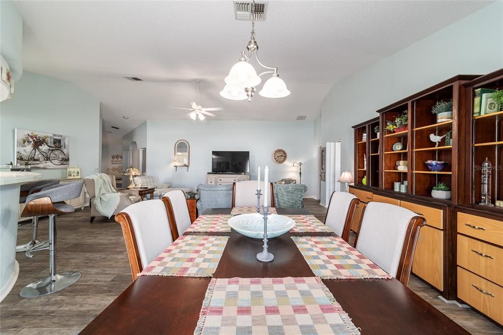 For Sale: $262,000 (2 beds, 2 baths, 2164 Square Feet)