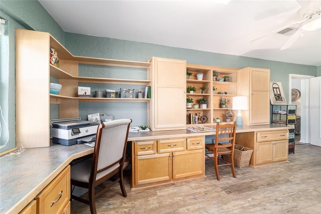 For Sale: $262,000 (2 beds, 2 baths, 2164 Square Feet)