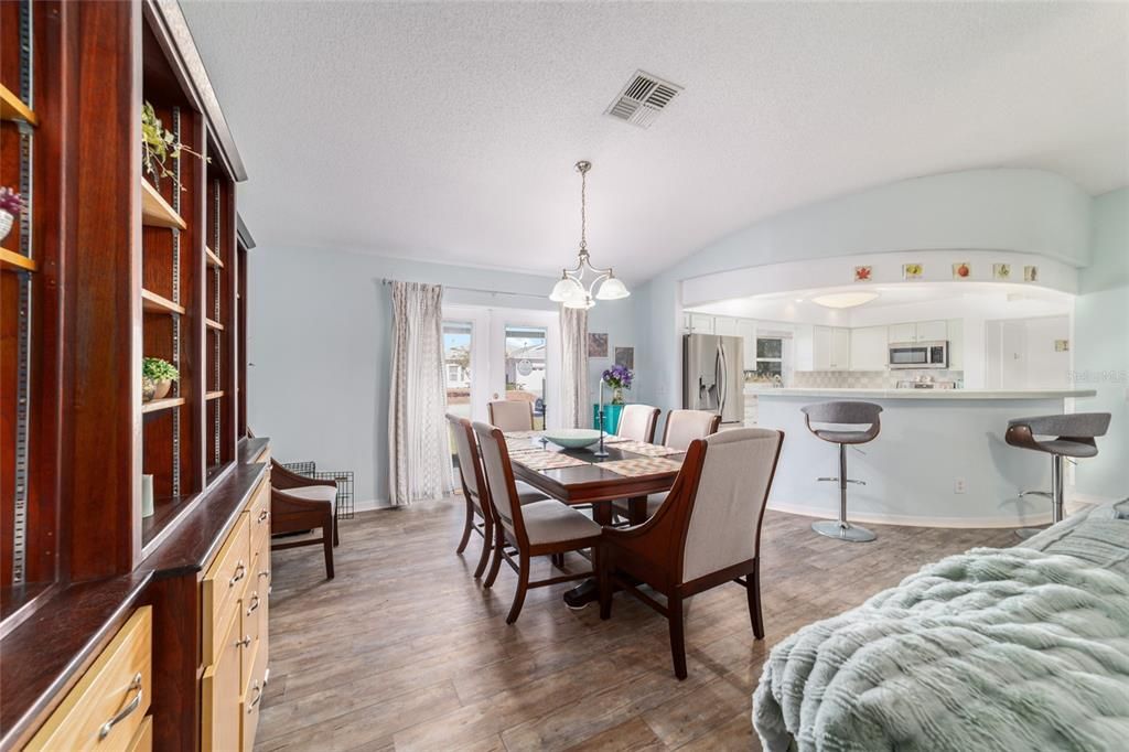 For Sale: $262,000 (2 beds, 2 baths, 2164 Square Feet)