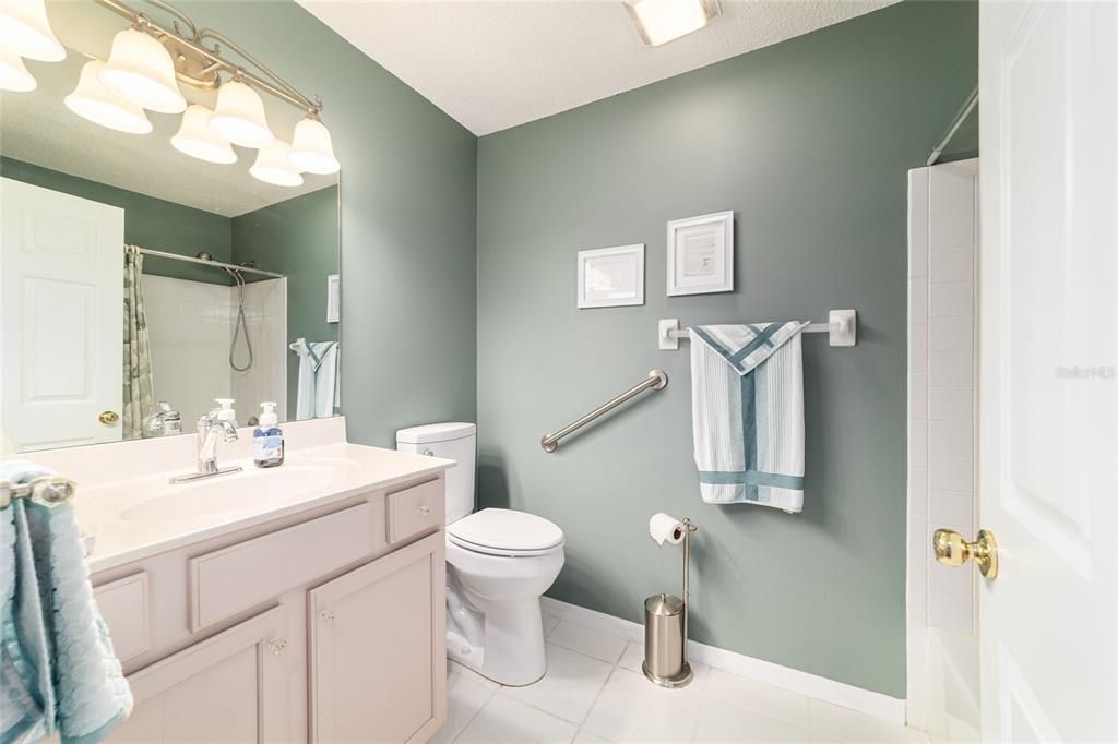 For Sale: $262,000 (2 beds, 2 baths, 2164 Square Feet)