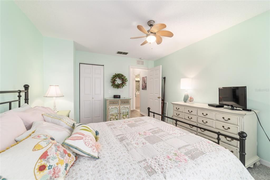 For Sale: $262,000 (2 beds, 2 baths, 2164 Square Feet)