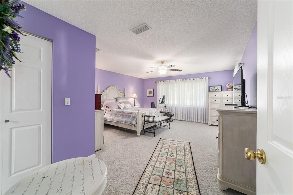 For Sale: $262,000 (2 beds, 2 baths, 2164 Square Feet)