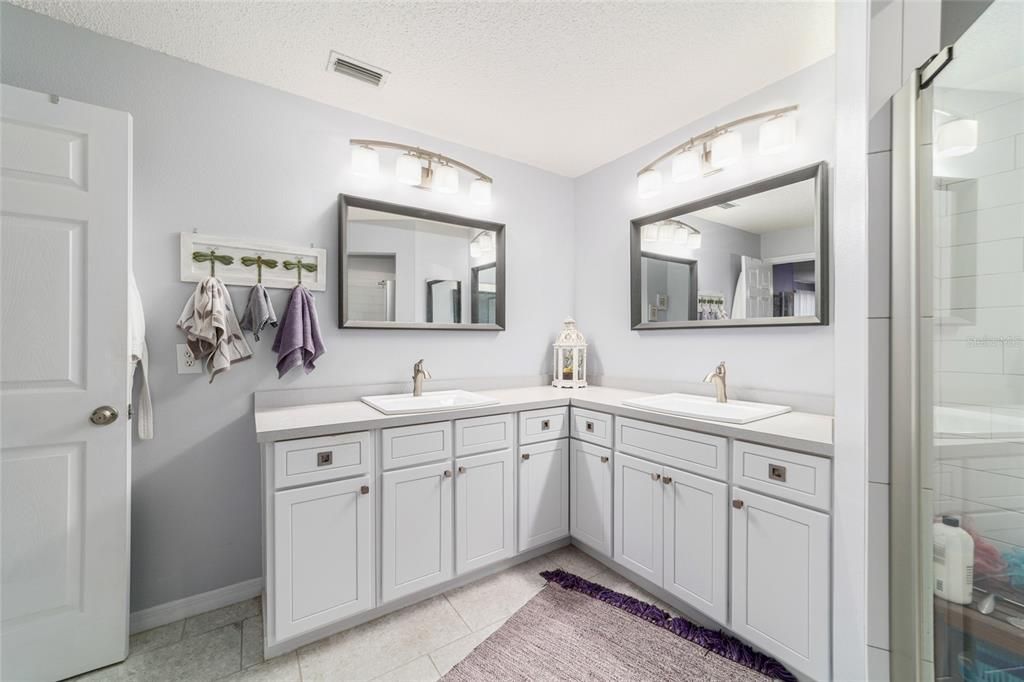 For Sale: $262,000 (2 beds, 2 baths, 2164 Square Feet)