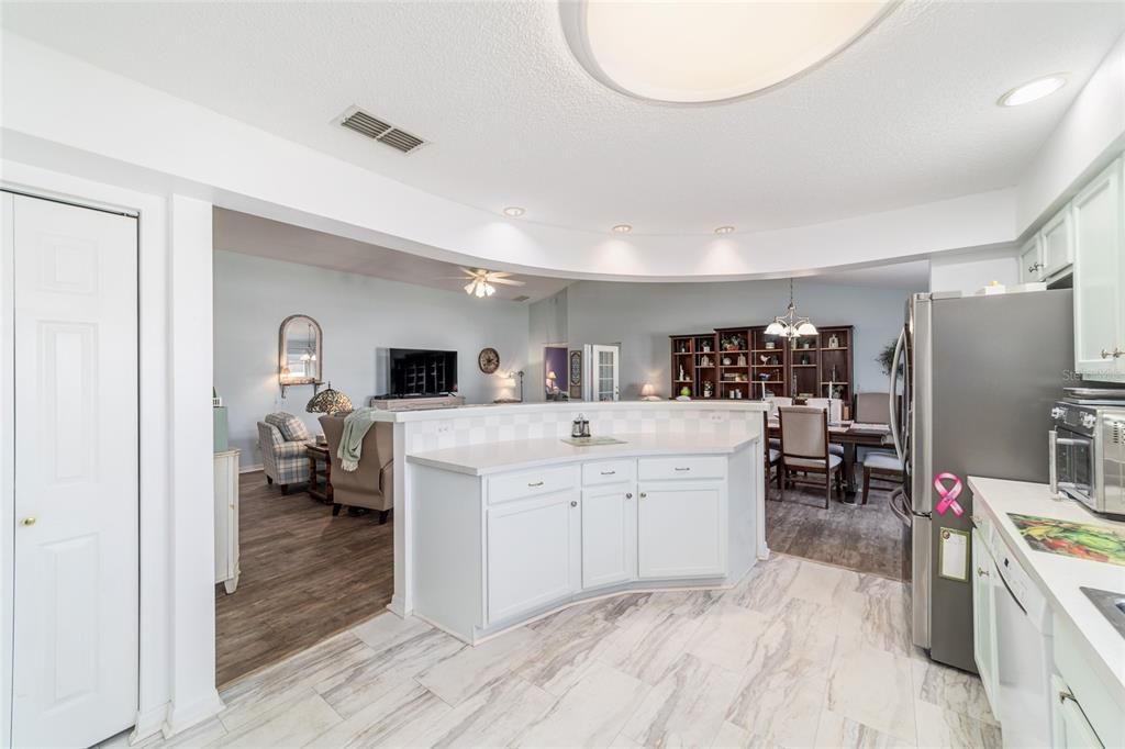 For Sale: $262,000 (2 beds, 2 baths, 2164 Square Feet)