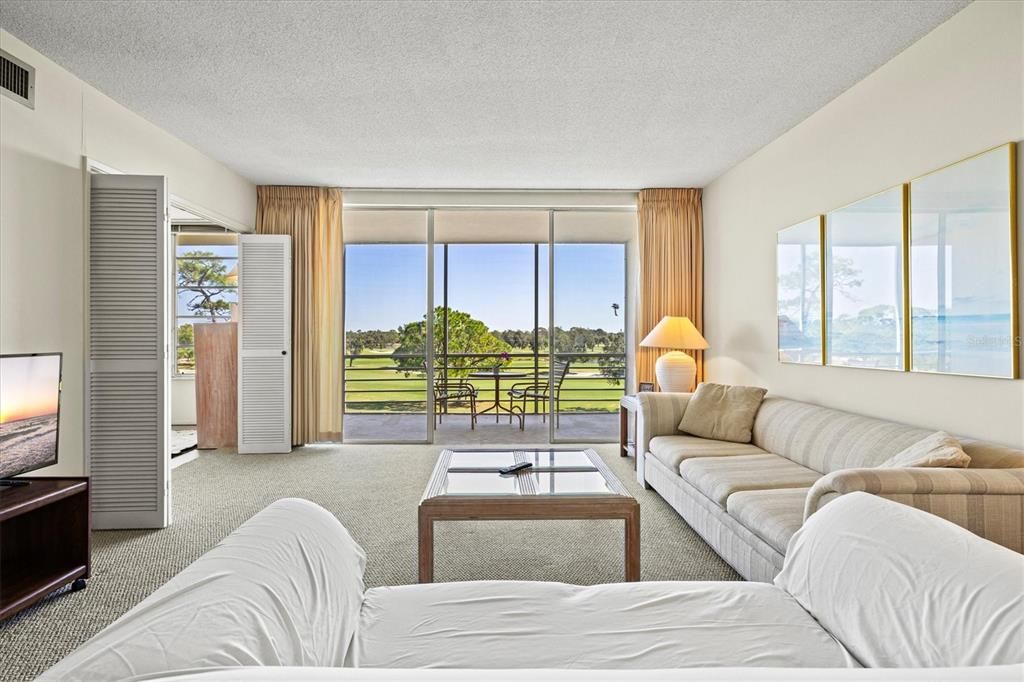 На продажу: $175,000 (2 спален, 2 ванн, 1090 Квадратных фут)