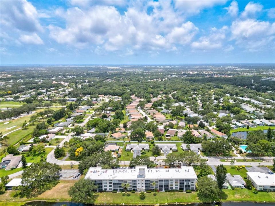 На продажу: $175,000 (2 спален, 2 ванн, 1090 Квадратных фут)