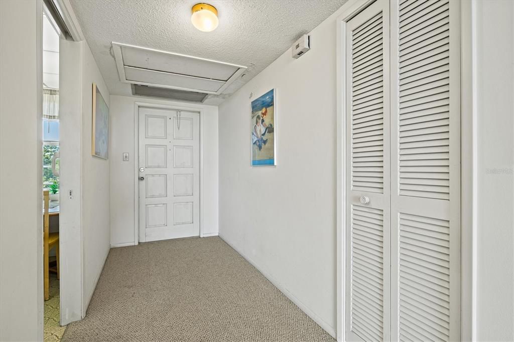 На продажу: $175,000 (2 спален, 2 ванн, 1090 Квадратных фут)