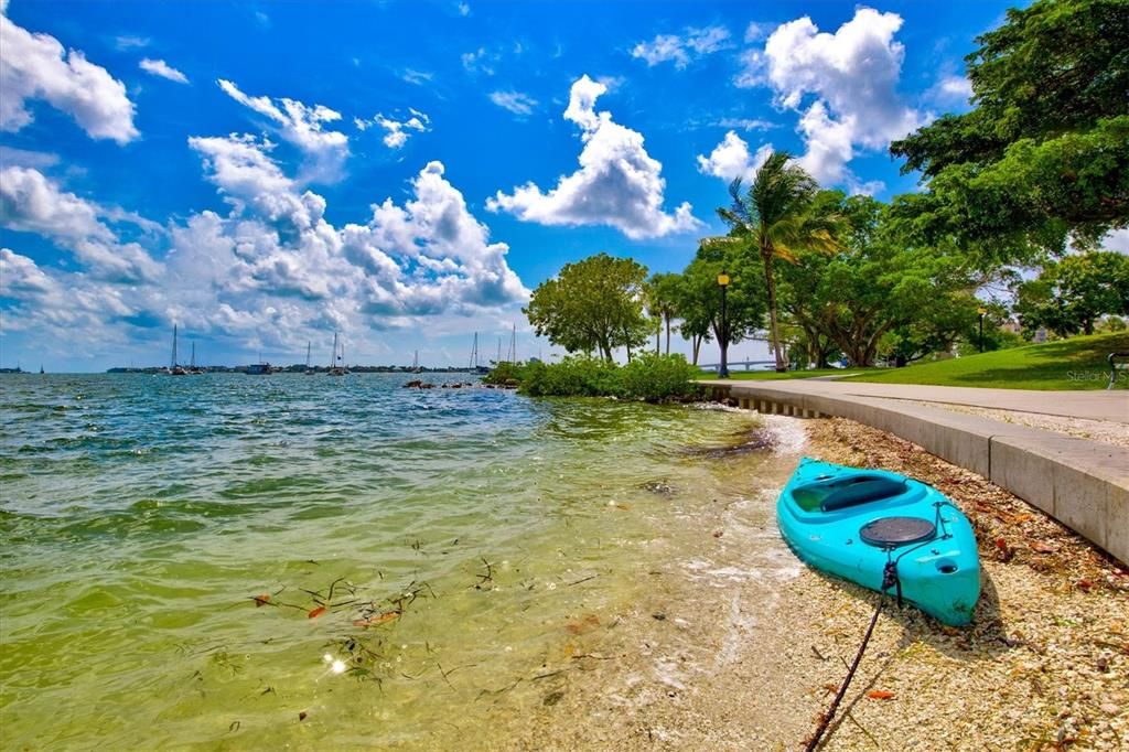 На продажу: $175,000 (2 спален, 2 ванн, 1090 Квадратных фут)