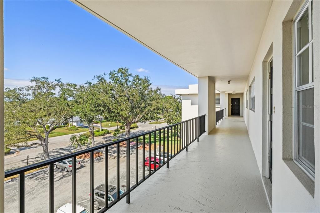 На продажу: $175,000 (2 спален, 2 ванн, 1090 Квадратных фут)