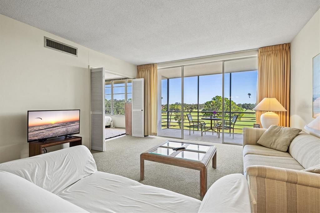 На продажу: $175,000 (2 спален, 2 ванн, 1090 Квадратных фут)