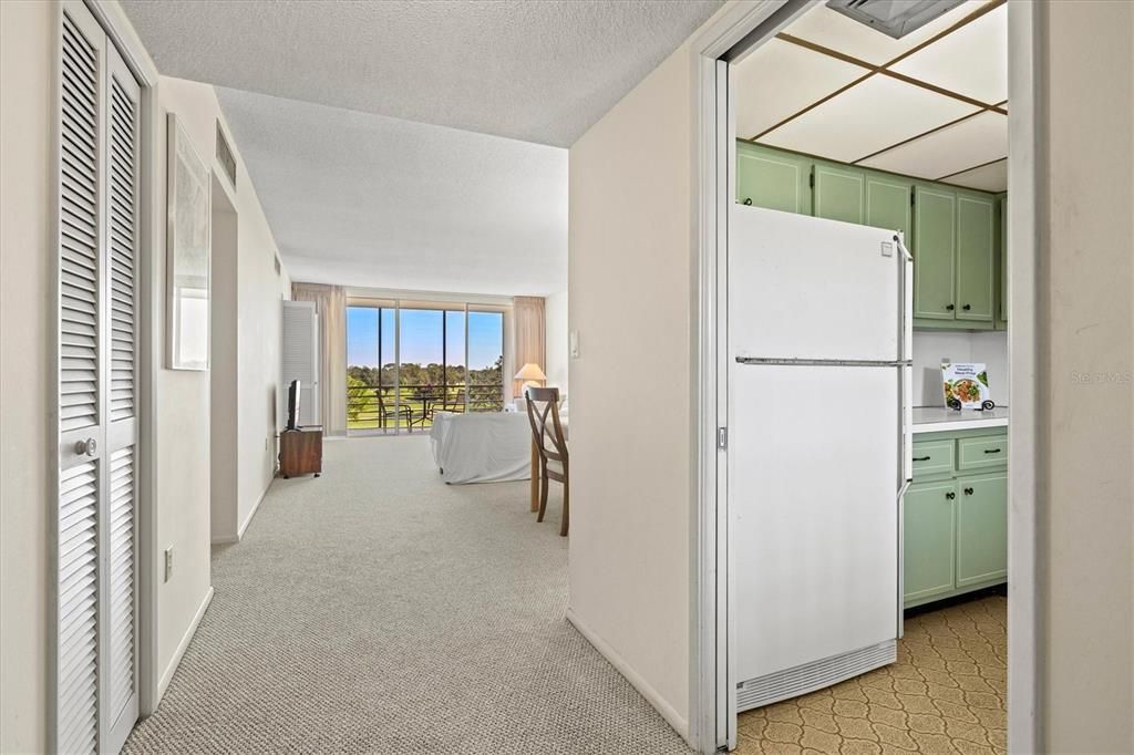 На продажу: $175,000 (2 спален, 2 ванн, 1090 Квадратных фут)