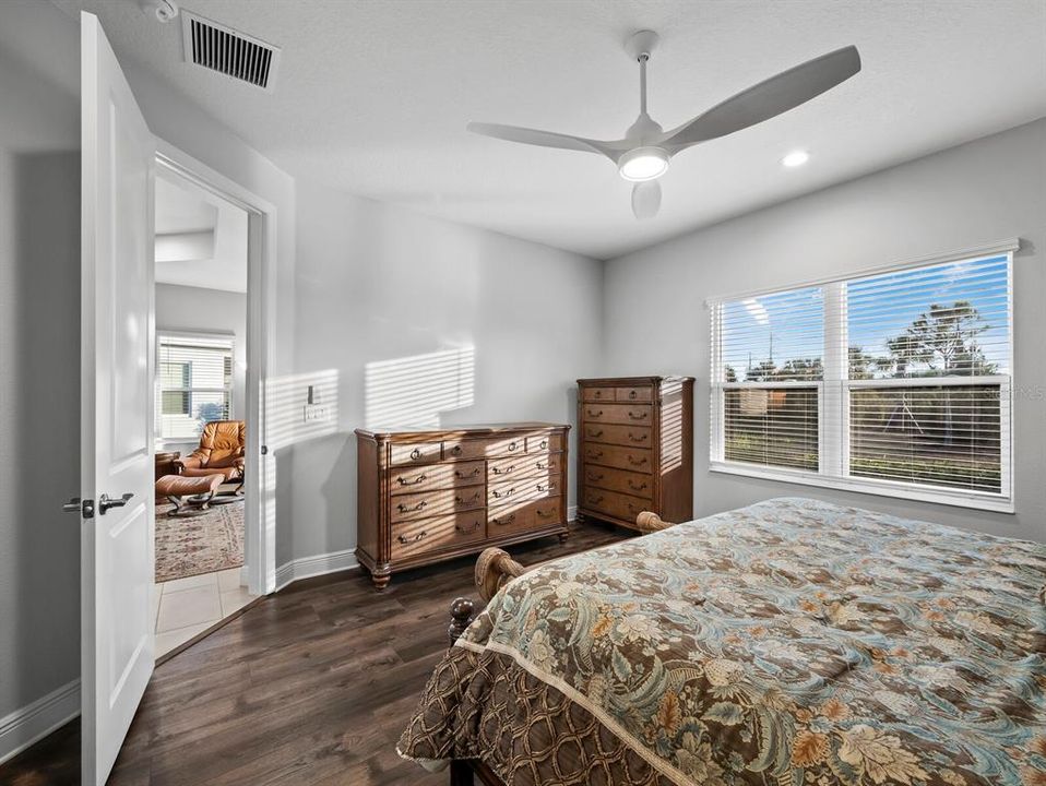 待售: $499,000 (2 贝兹, 2 浴室, 1527 平方英尺)