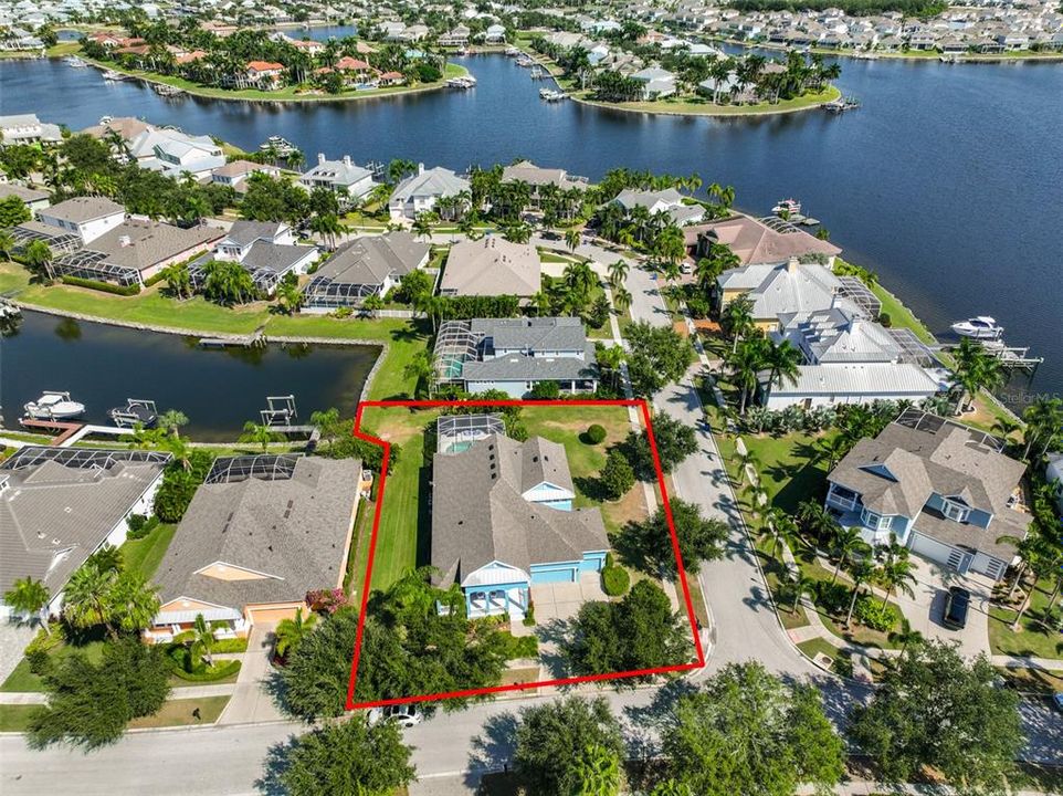 For Sale: $759,900 (5 beds, 3 baths, 2944 Square Feet)