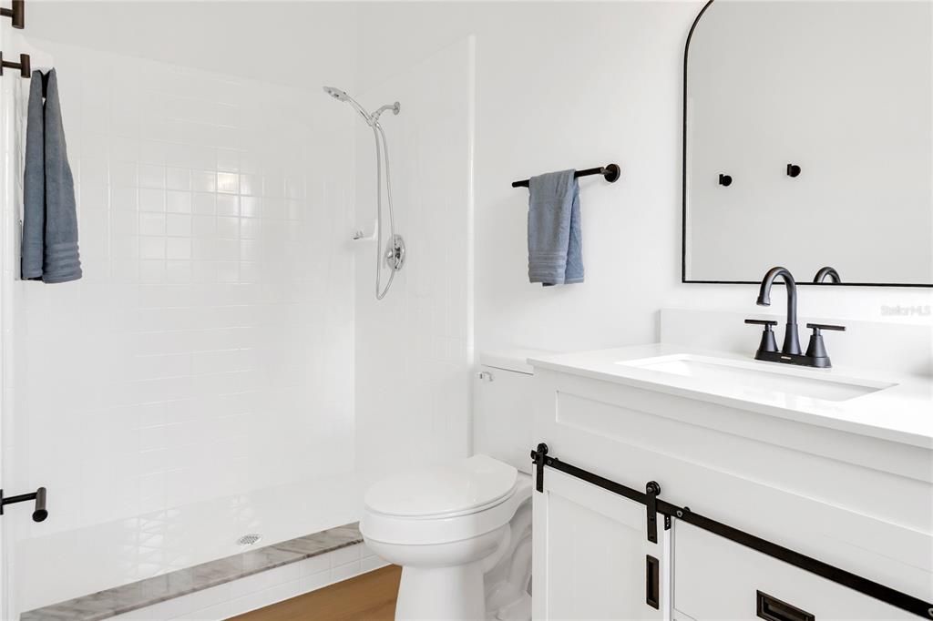 合同活跃: $345,000 (3 贝兹, 2 浴室, 1201 平方英尺)