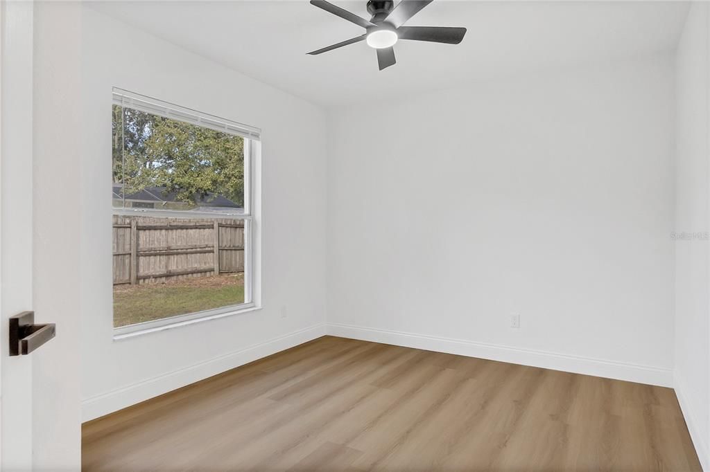 合同活跃: $345,000 (3 贝兹, 2 浴室, 1201 平方英尺)