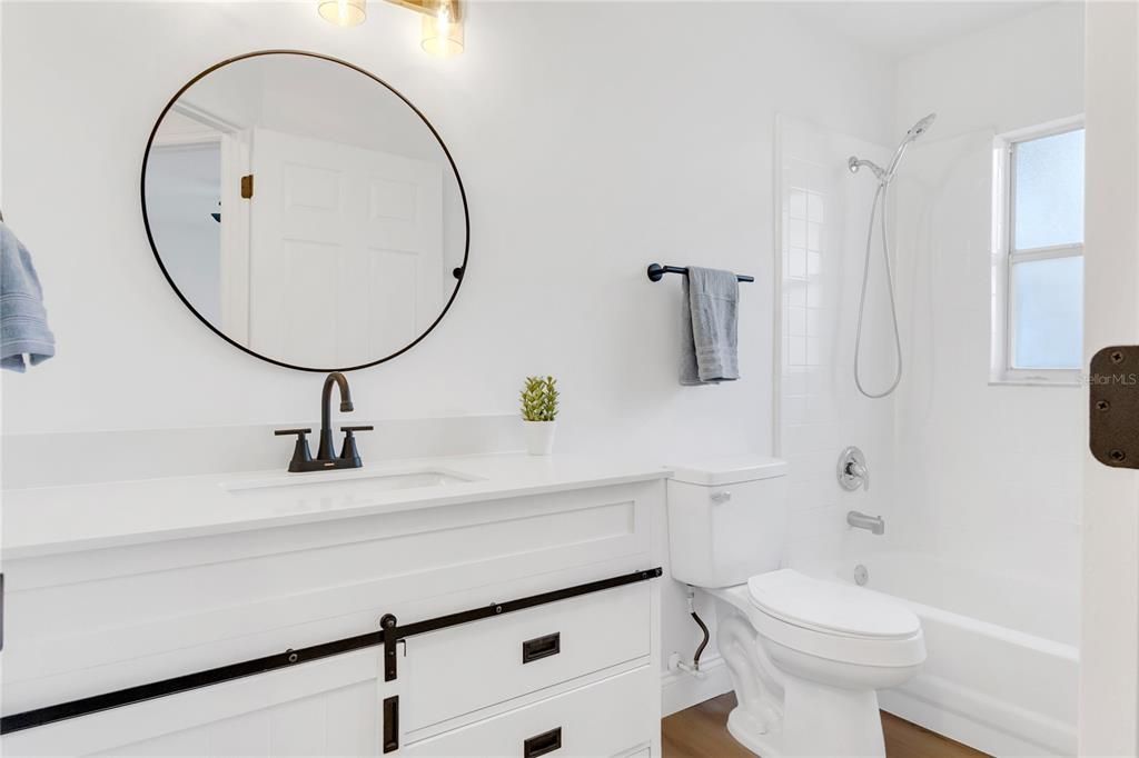 合同活跃: $345,000 (3 贝兹, 2 浴室, 1201 平方英尺)