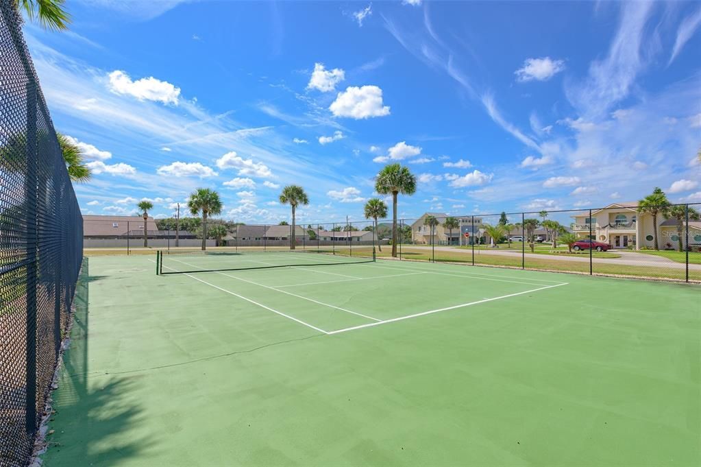 На продажу: $399,000 (2 спален, 2 ванн, 1275 Квадратных фут)