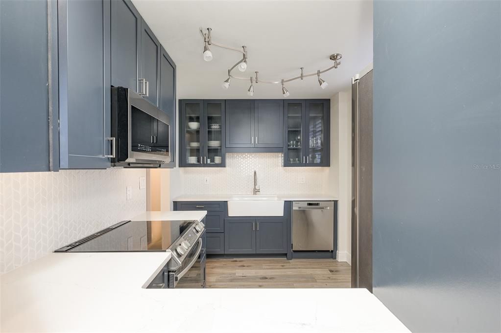 На продажу: $399,000 (2 спален, 2 ванн, 1275 Квадратных фут)