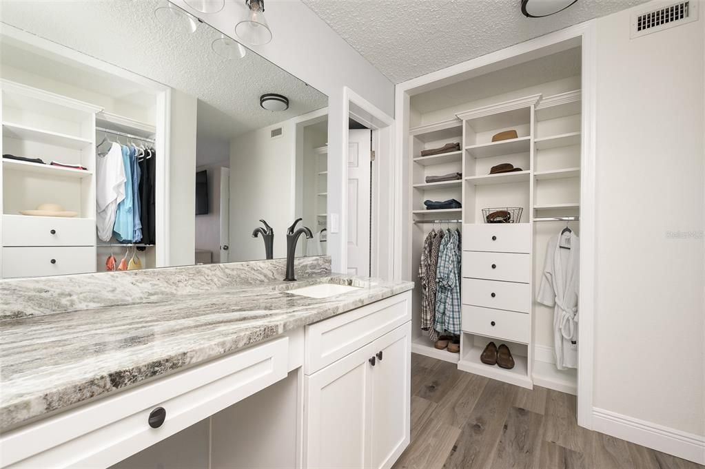 На продажу: $399,000 (2 спален, 2 ванн, 1275 Квадратных фут)