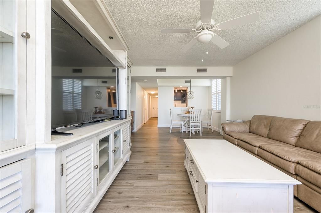 На продажу: $399,000 (2 спален, 2 ванн, 1275 Квадратных фут)