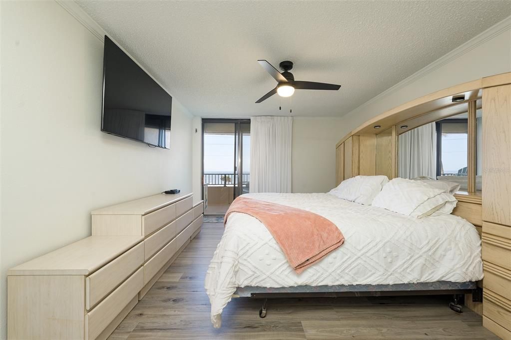 На продажу: $399,000 (2 спален, 2 ванн, 1275 Квадратных фут)