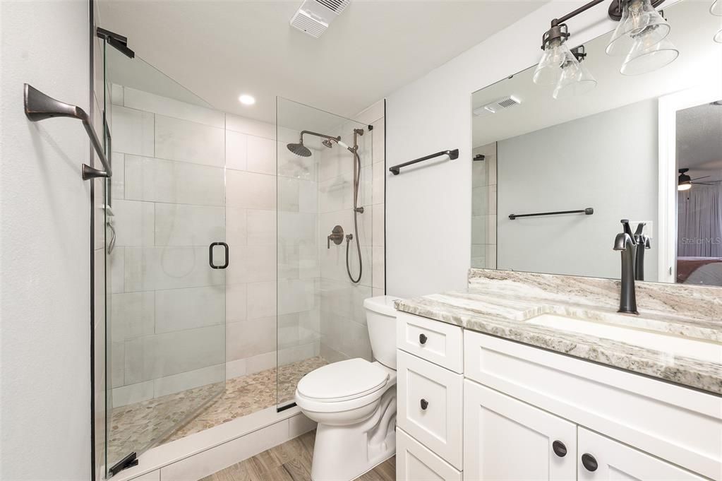 На продажу: $399,000 (2 спален, 2 ванн, 1275 Квадратных фут)