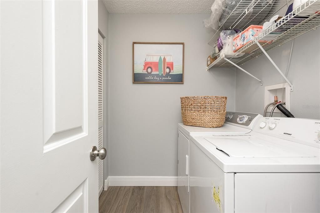 На продажу: $399,000 (2 спален, 2 ванн, 1275 Квадратных фут)