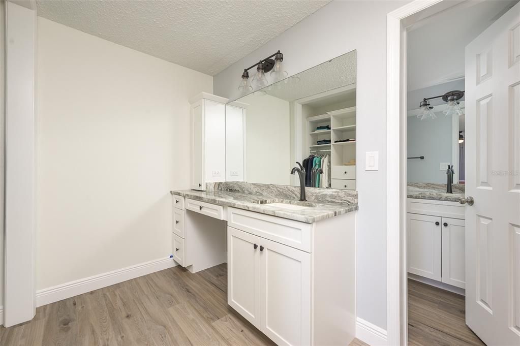 На продажу: $399,000 (2 спален, 2 ванн, 1275 Квадратных фут)