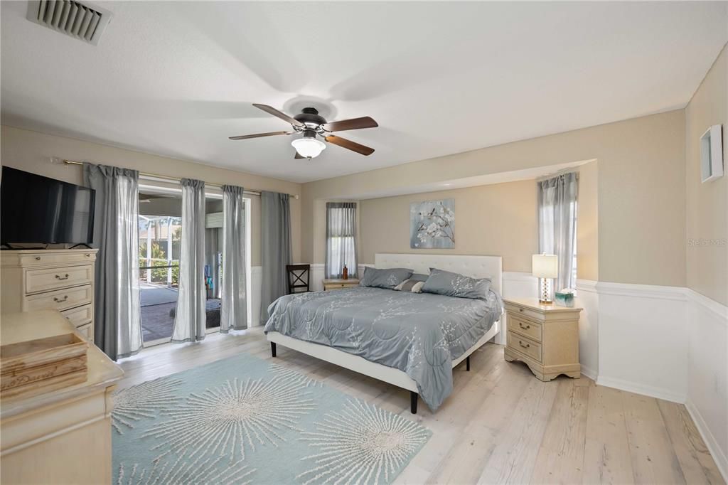 Под контрактом: $399,900 (3 спален, 3 ванн, 2180 Квадратных фут)