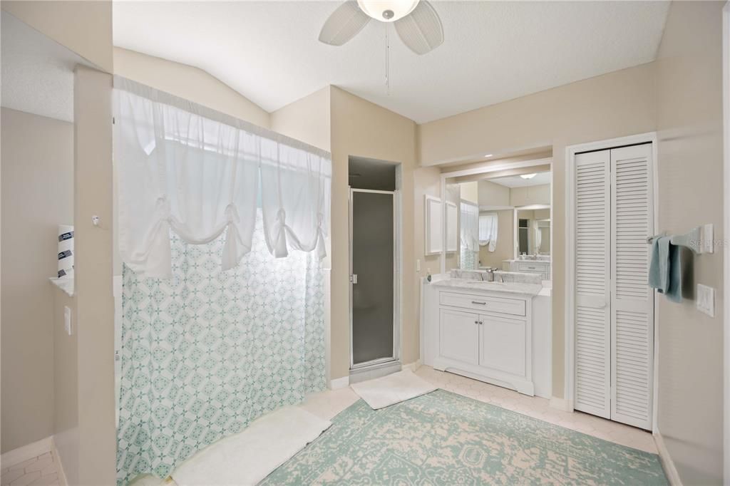 Под контрактом: $399,900 (3 спален, 3 ванн, 2180 Квадратных фут)