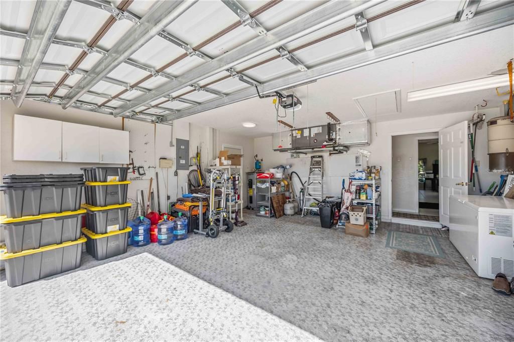 Под контрактом: $399,900 (3 спален, 3 ванн, 2180 Квадратных фут)